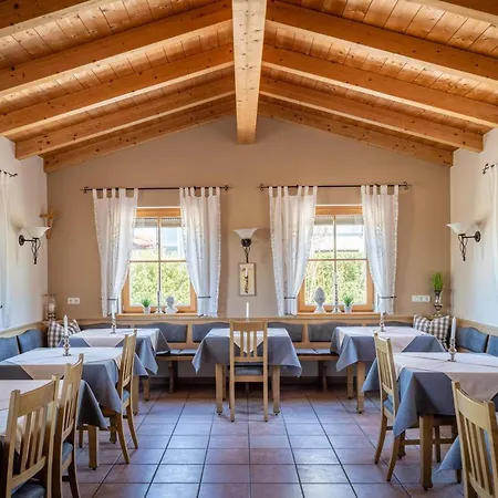 Konukevi Kurparkpension Stephan Bad Endorf