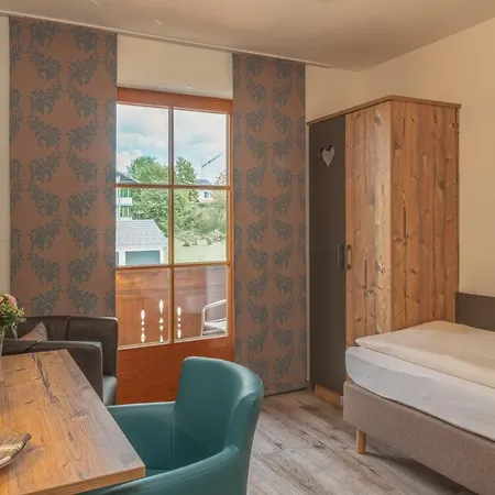 게스트하우스 Kurparkpension Stephan 3*